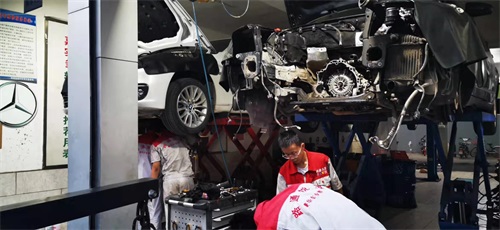 濟(jì)南沃爾沃汽車維修哪家好，汽車凹陷可以上哪維修？