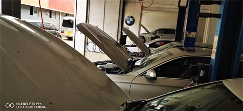 汽車發(fā)動(dòng)機(jī)灰塵多怎么辦？